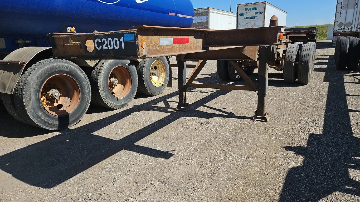 1984 Fruehauf Chassis T/A Chassis Trailer