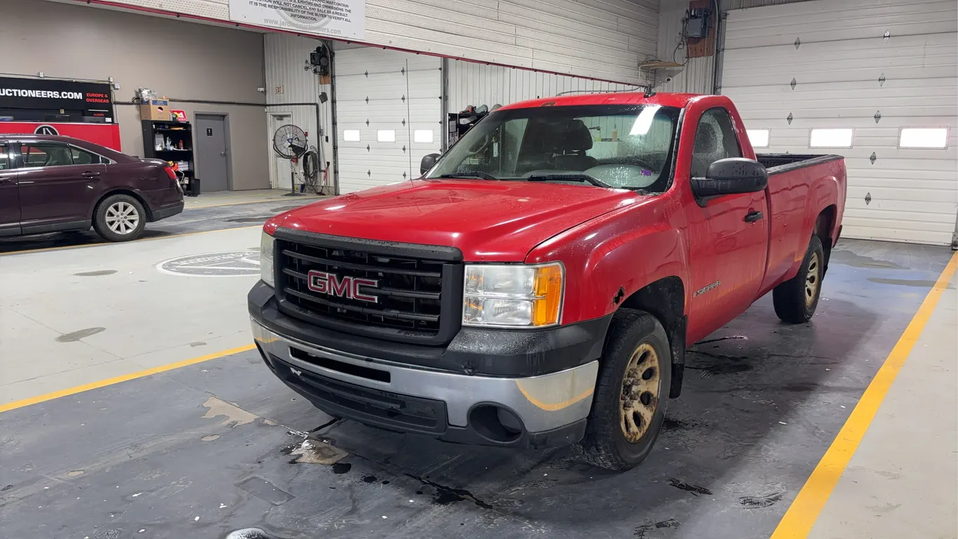 2009 GMC Sierra 1500 4x2 Work Truck 2dr Regular Cab 8 ft. LB