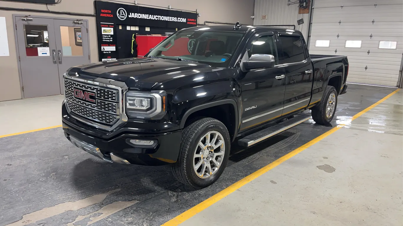 2016 GMC Sierra 1500 Denali Crew Cab Short Box 4WD