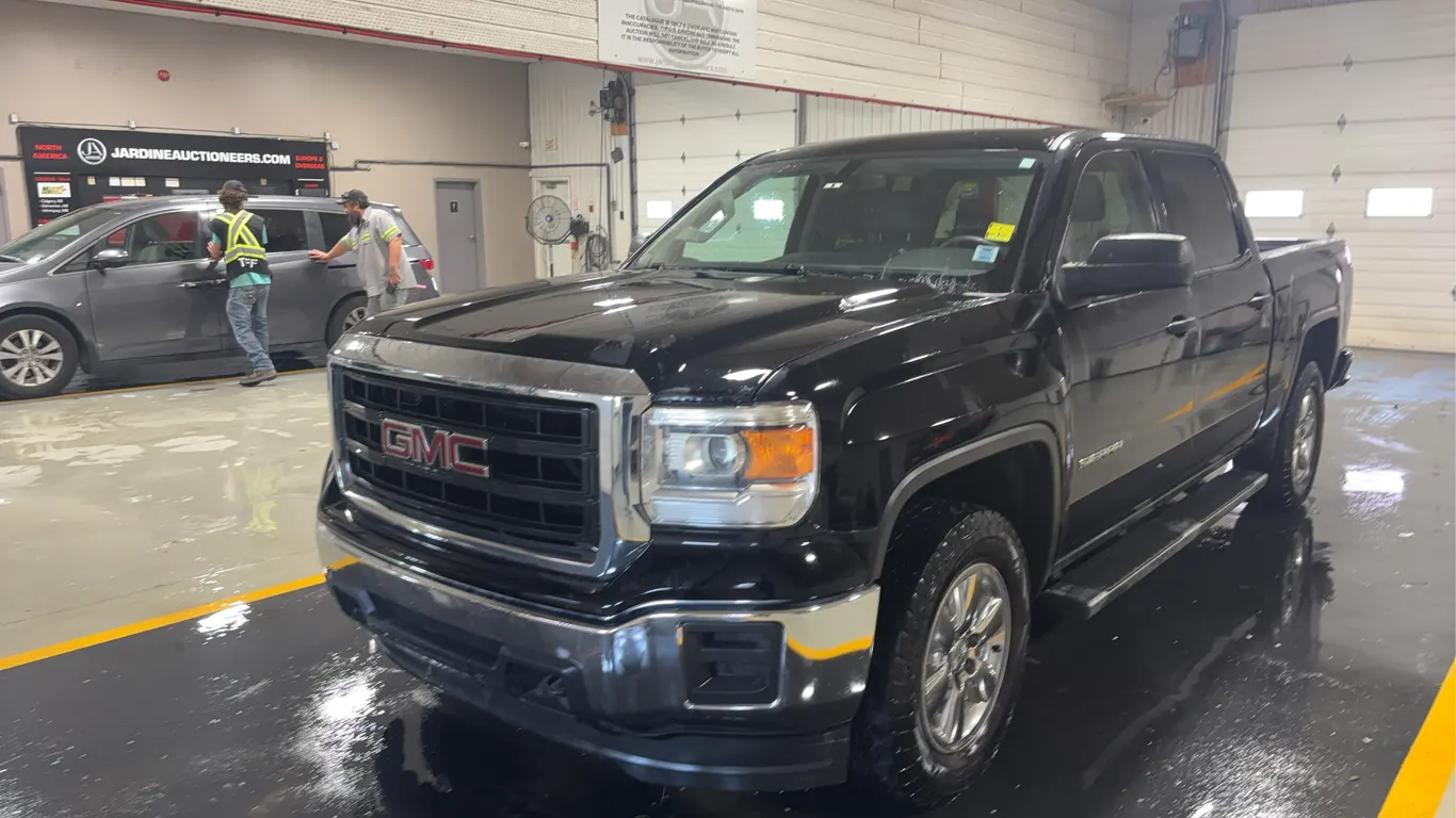 2015 GMC Sierra 1500 Base Crew Cab Short Box 4WD