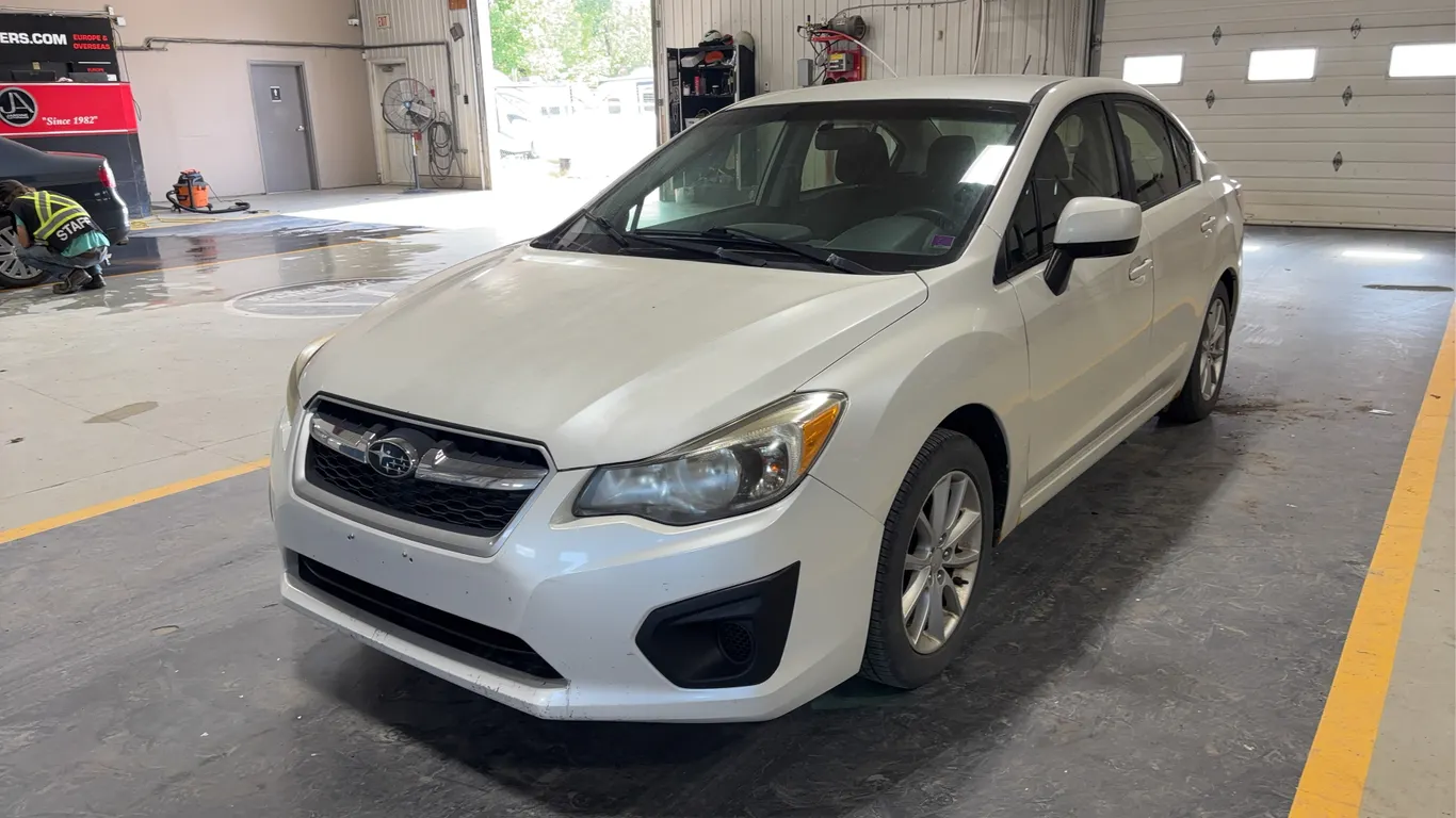 2013 Subaru Impreza AWD 2.0i Premium 4dr Sedan 5M