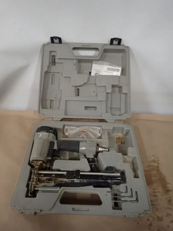 Porter Cable Finish Nailer Gun with Case