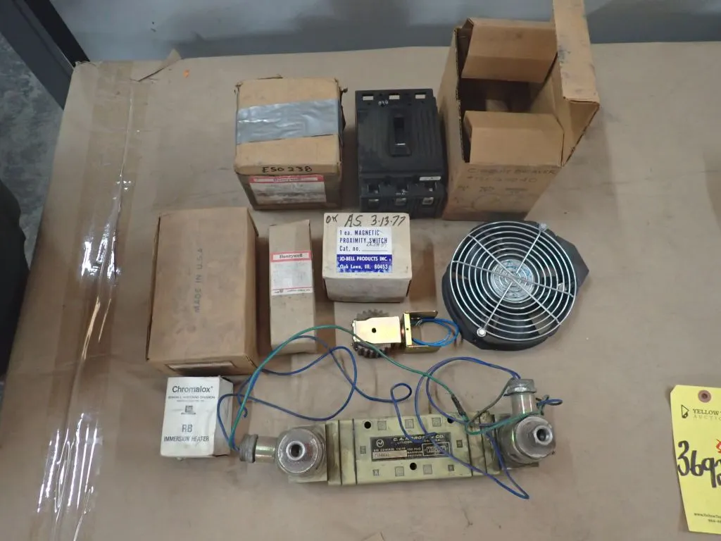 Lot of (8) Assorted Industrial Components