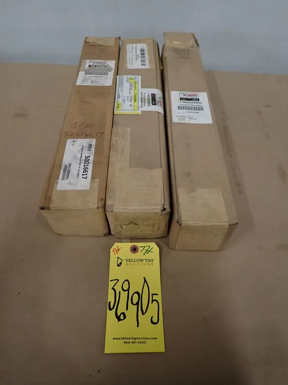 Lot of (3) Fisher 1/2" Valve Plug and Stem Assemblies