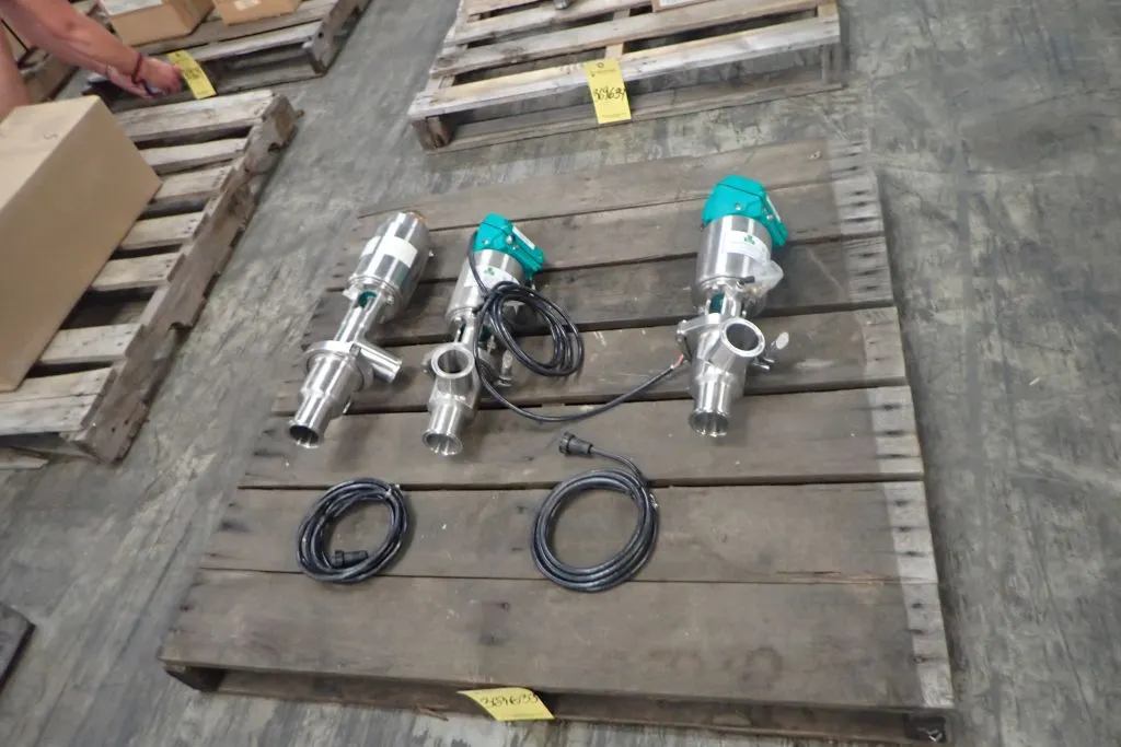 Lot of (10) Tri Clover Sanitary Valves