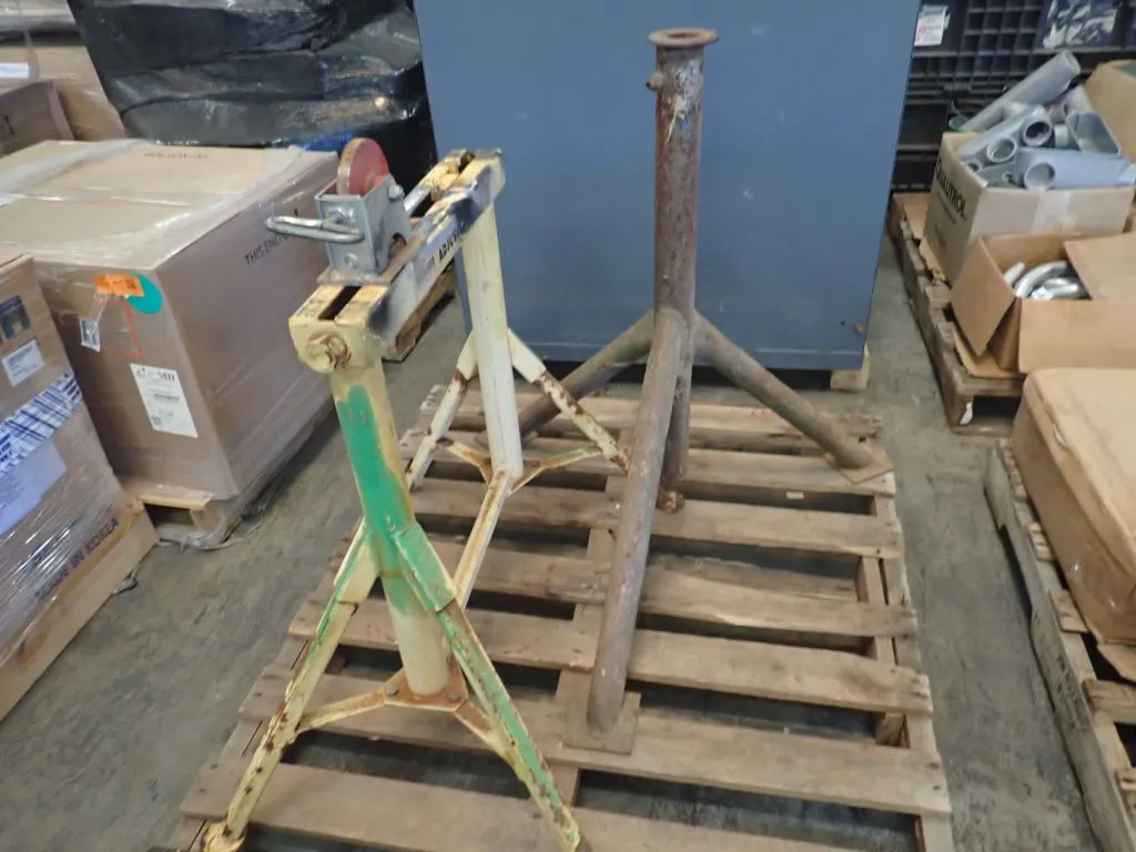 Lot of (2) Assorted Pipe Stands