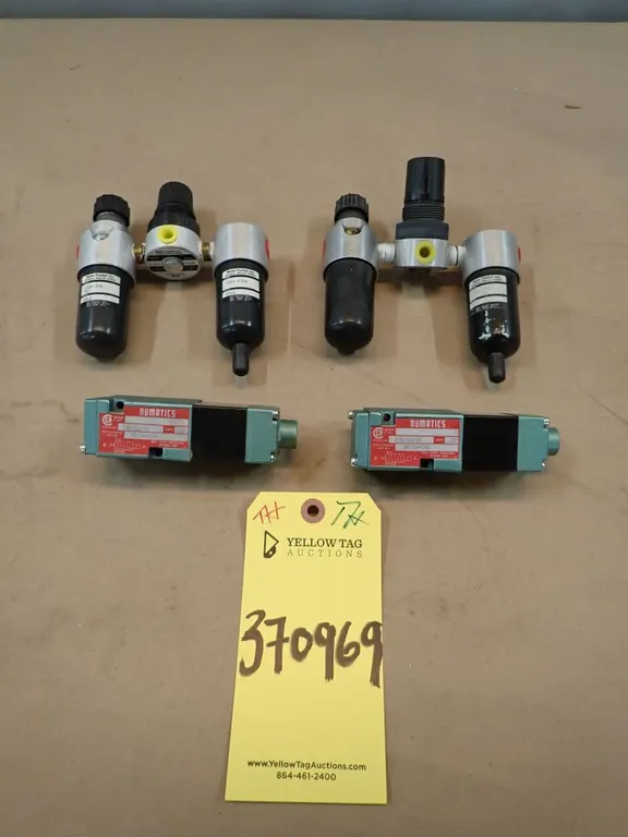 Lot of Assorted Pneumatic Components