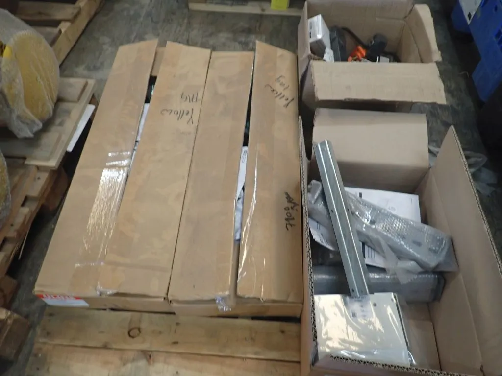 Lot of (4) Assorted Industrial Components