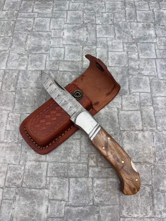 Damascus Steel Knife with Resin Handle and Leather Sheath