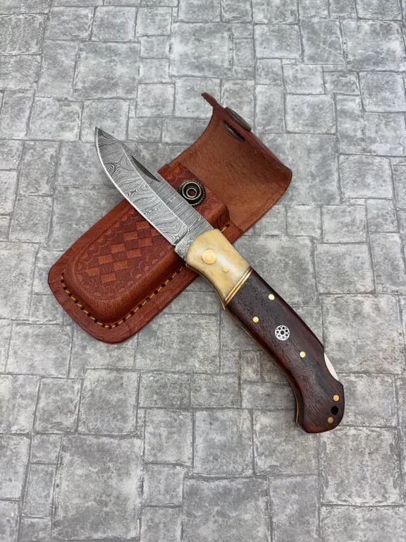 Damascus Steel Knife with Resin Handle and Leather Sheath