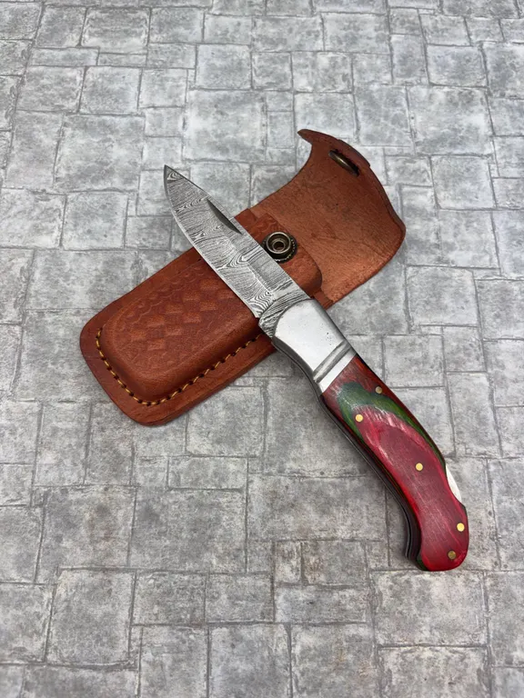 Damascus Steel Knife with Resin Handle and Leather Sheath
