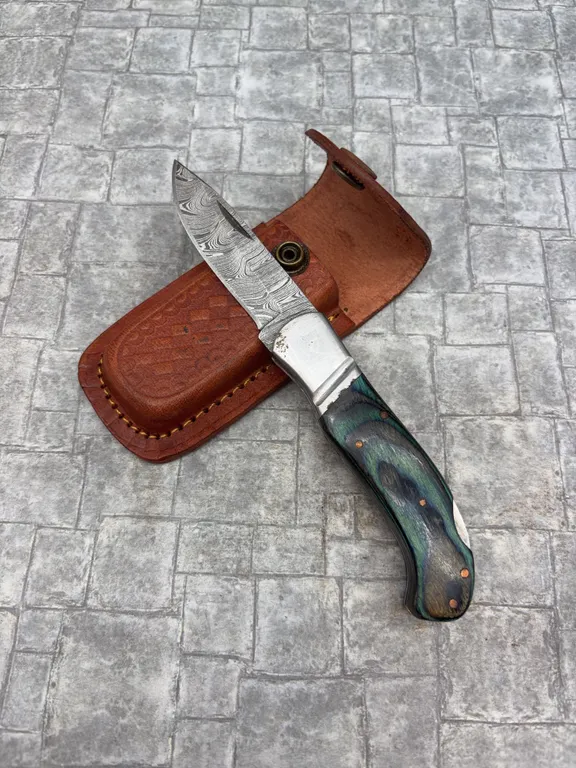 Damascus Steel Knife with Resin Handle and Leather Sheath