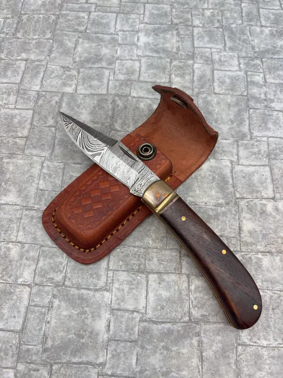 Damascus Steel Knife with Resin Handle and Leather Sheath