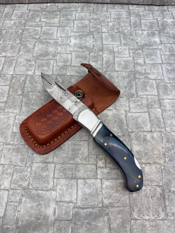 Damascus Steel Knife with Resin Handle and Leather Sheath