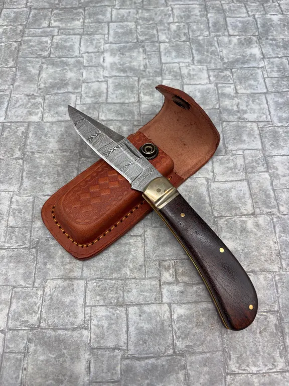 Damascus Steel Knife with Resin Handle and Leather Sheath