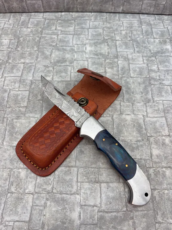 Damascus Steel Knife with Resin Handle and Leather Sheath