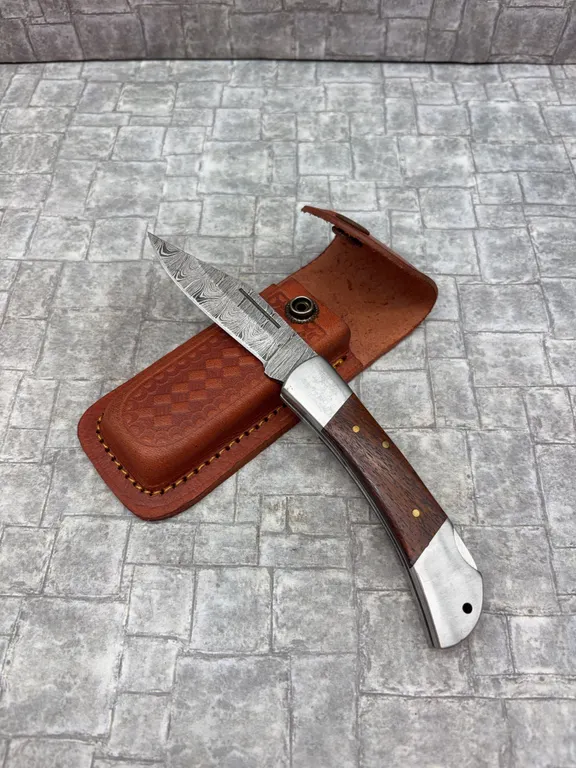 Damascus Steel Knife with Resin Handle and Leather Sheath