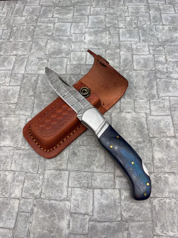 Damascus Steel Knife with Resin Handle and Leather Sheath