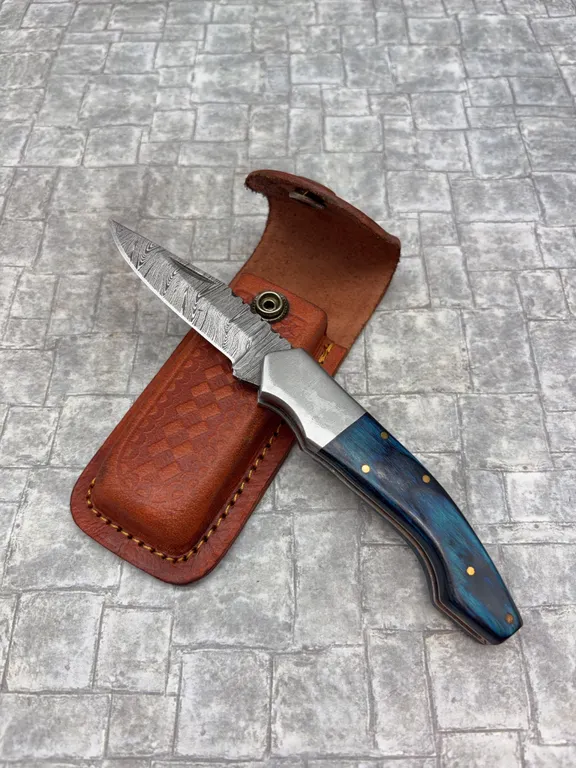 Damascus Steel Knife with Resin Handle and Leather Sheath