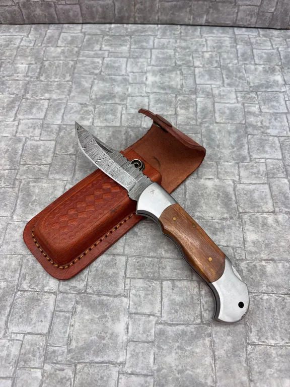 Damascus Steel Knife with Resin Handle and Leather Sheath