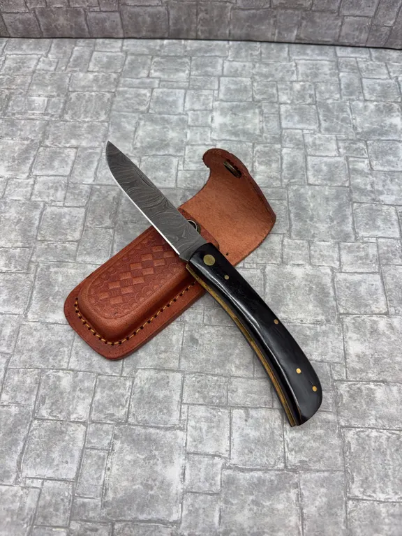 Damascus Steel Knife with Resin Handle and Leather Sheath