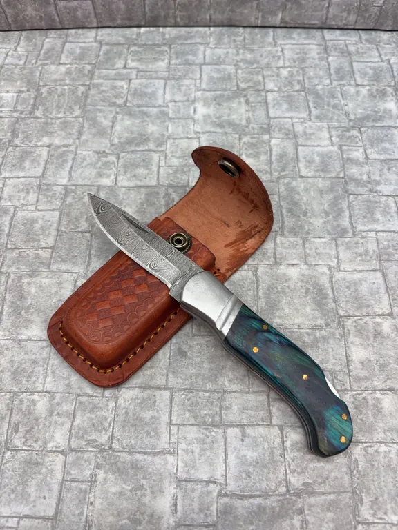 Damascus Steel Knife with Resin Handle and Leather Sheath