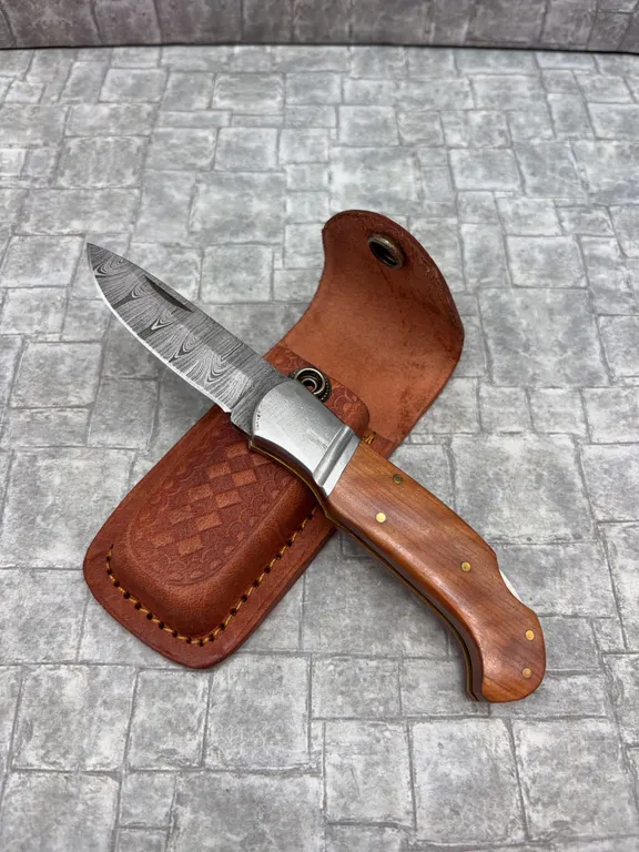 Damascus Steel Knife with Resin Handle and Leather Sheath