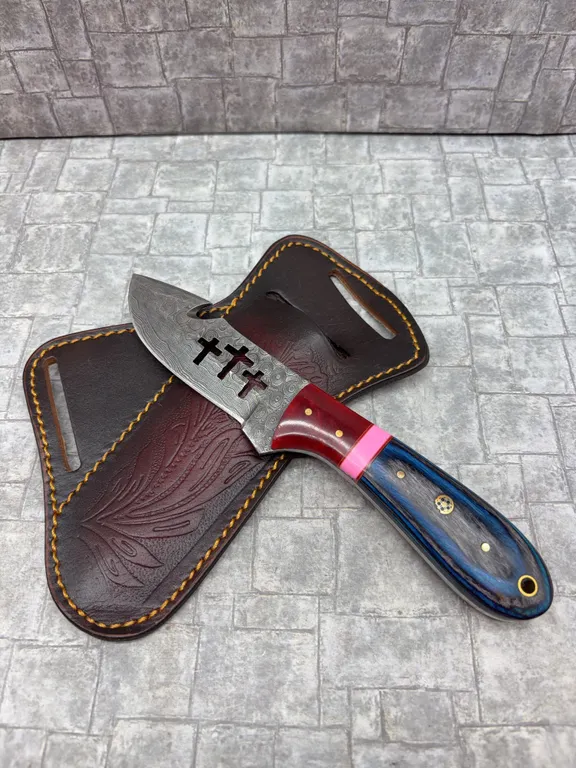 Damascus Steel Knife with Resin Handle and Leather Sheath