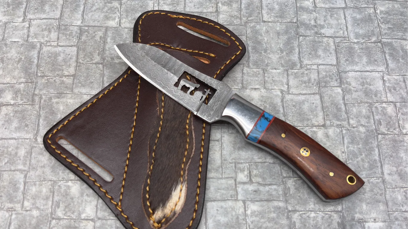 Damascus Steel Knife with Resin Handle and Leather Sheath