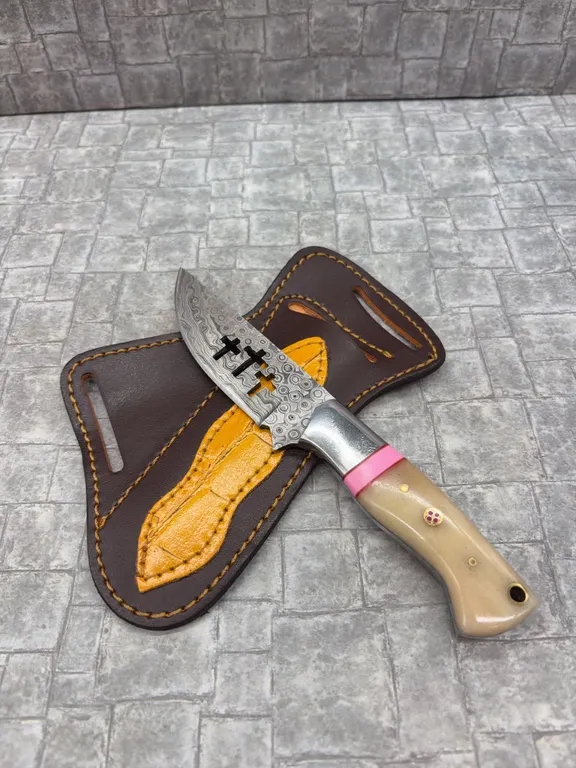 Damascus Steel Knife with Resin Handle and Leather Sheath
