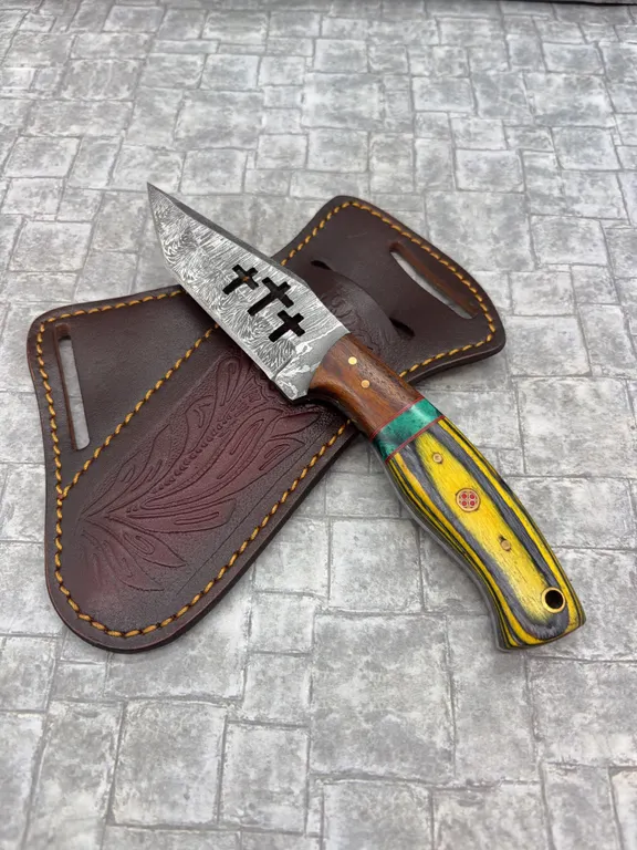 Damascus Steel Knife with Resin Handle and Leather Sheath