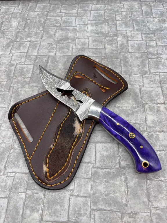 Damascus Steel Knife with Resin Handle and Leather Sheath