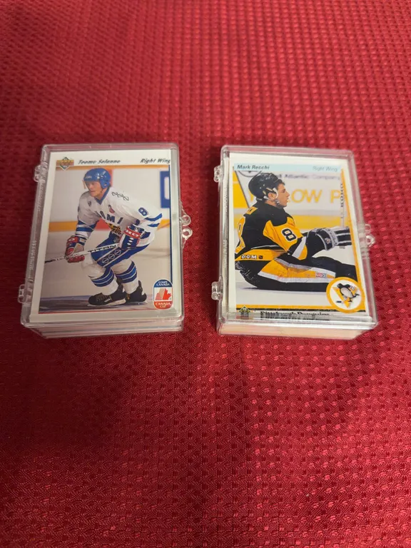 Collection of hockey sports cards 