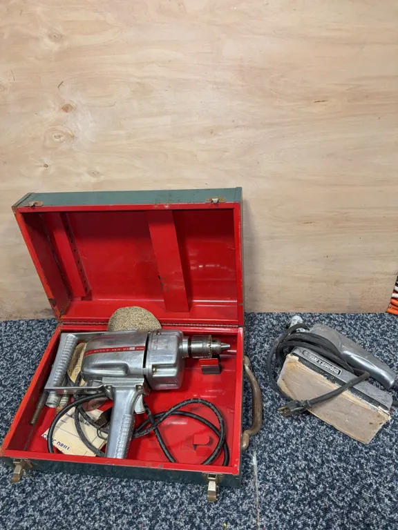 Electric sander and electric drill