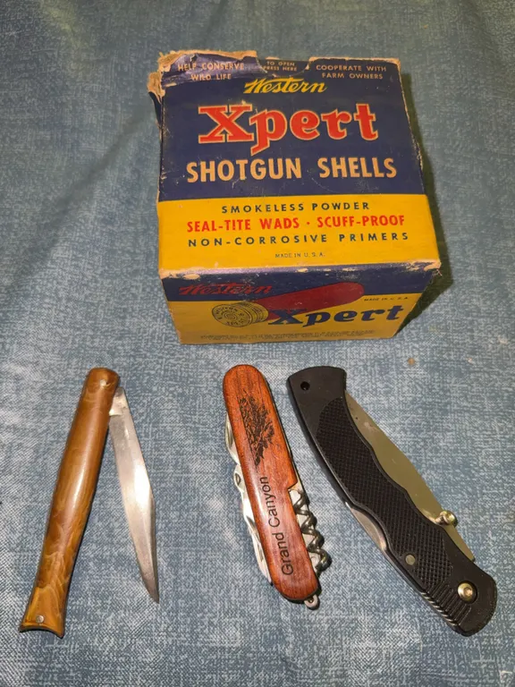 Lot of knives and vintage shotgun ammo