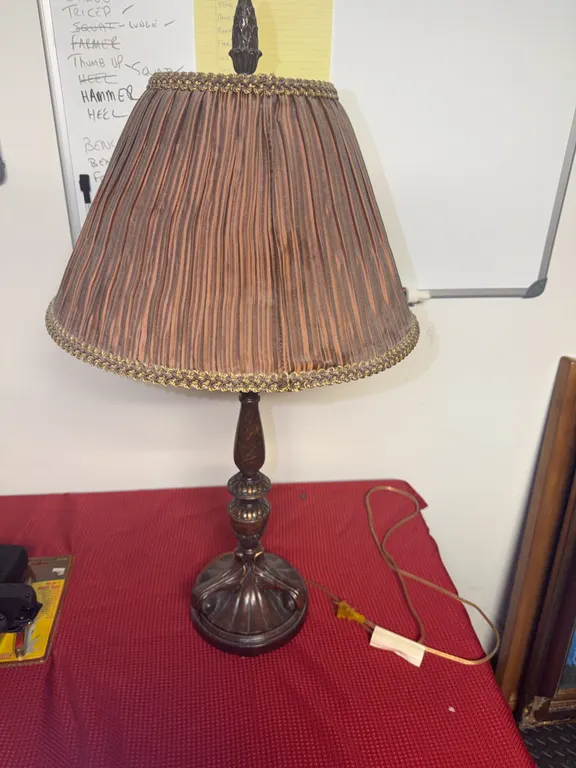 Decorative table lamp 