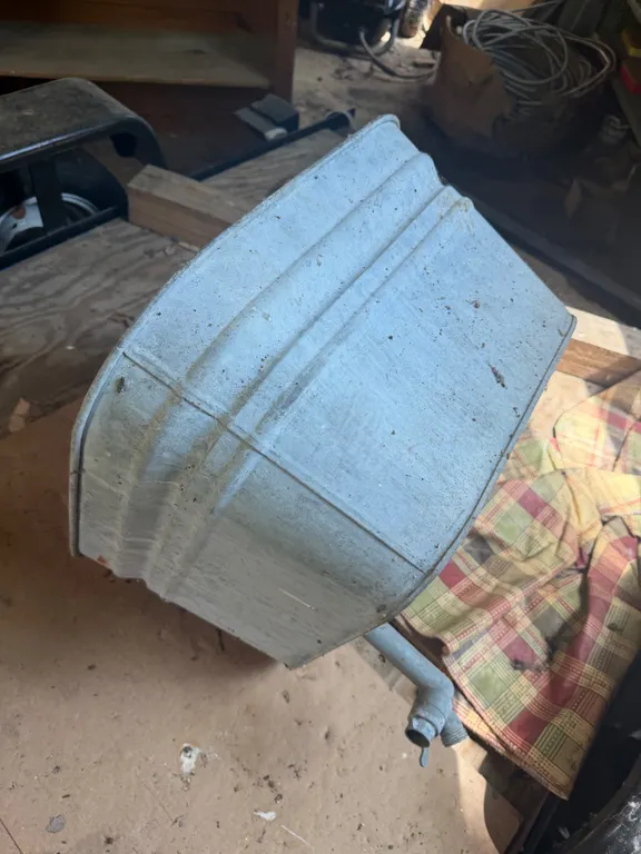 Galvanized tub with drain