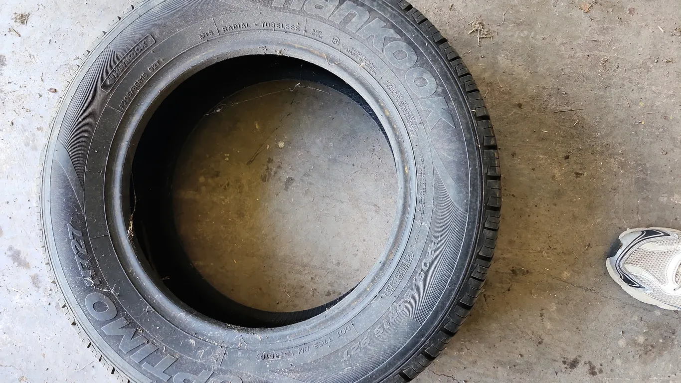 Hankook Optimo H727 P205/65R15 Tire