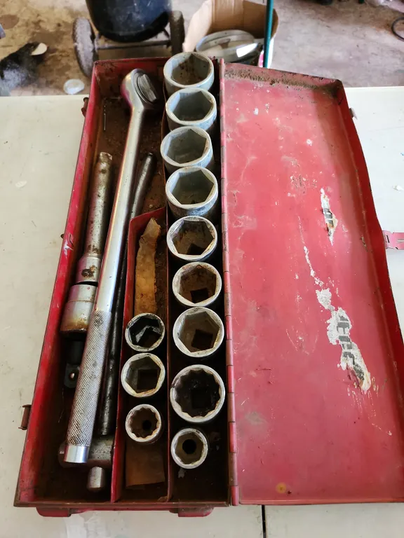 3/4" Drive SAE Socket Set-Ratchet, Breaker Bar, 8" Extension Adapter, & 13 Sockets 7/8" To 2"