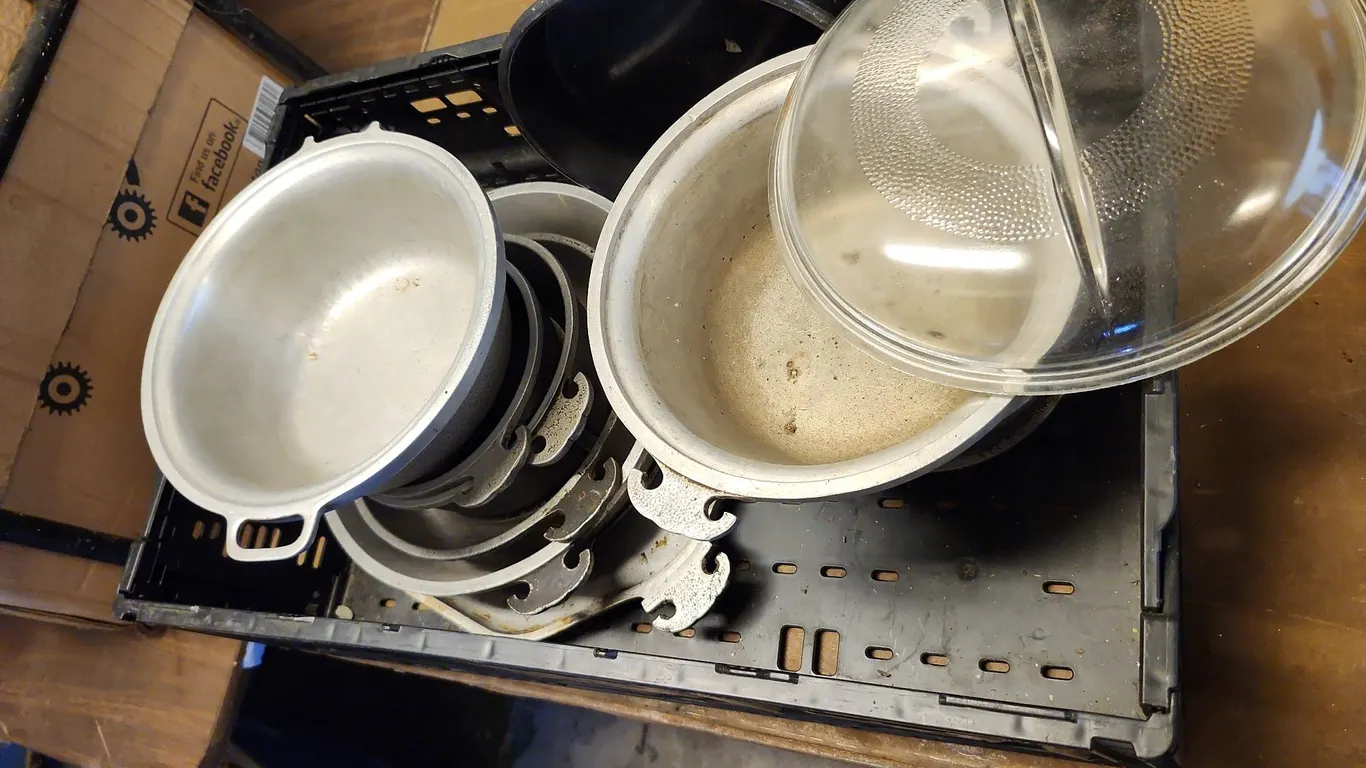 Guardian Service & Silver Seal Cast Aluminum Pans
