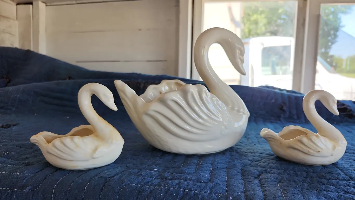 3 Pc Pottery Swans, Biggest 8"X5"X7"
