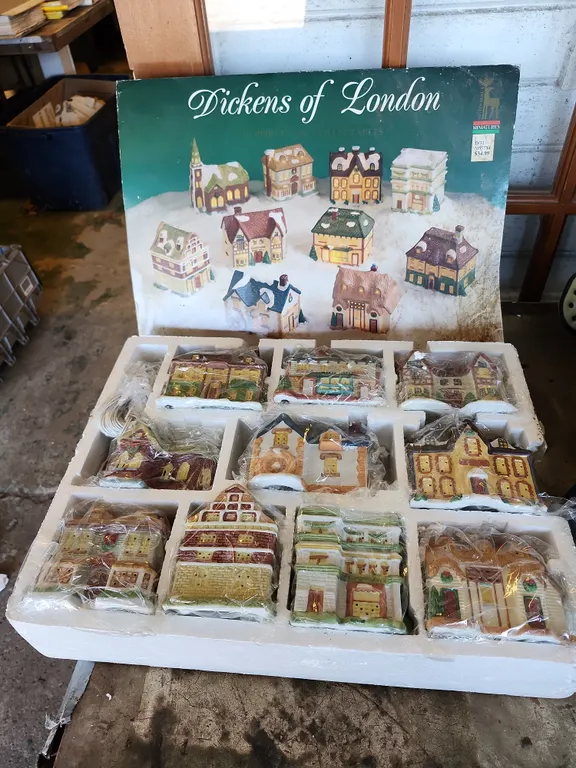 Dickens Of London 10 Pc Miniature Village Set