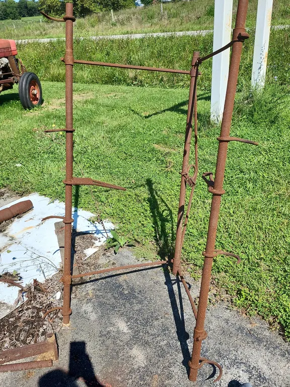 Square Bale Hay Grapple, Handmade 63"X41"X29"