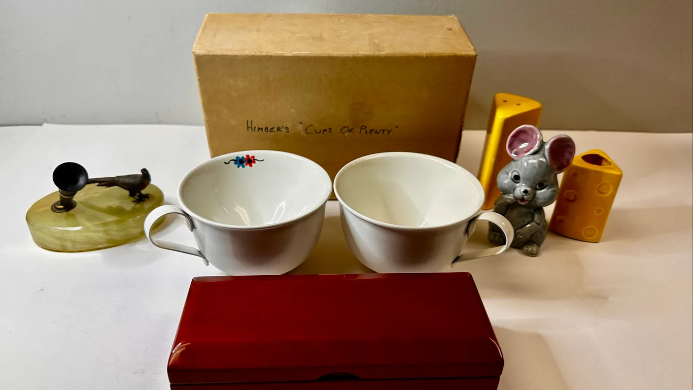 "Cups of Plenty," 1960's Mouse & Cheese S& P Plus
