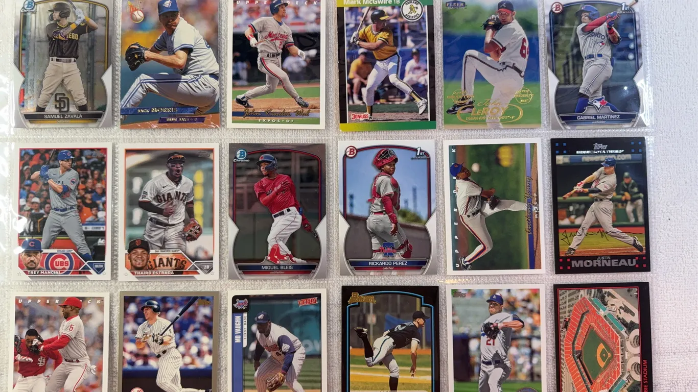 Baseball Cards-Mixed Lot in Sleeve (2 sets