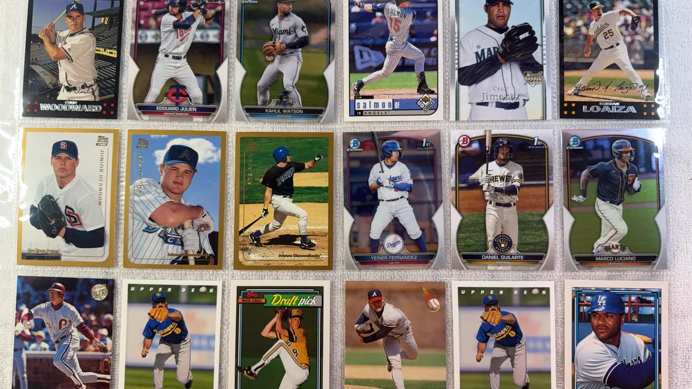 Baseball Cards-Mixed Lot in Sleeve (2 sets