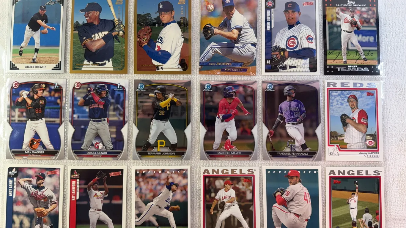 Baseball Cards-Mixed Lot in Sleeve (2 sets
