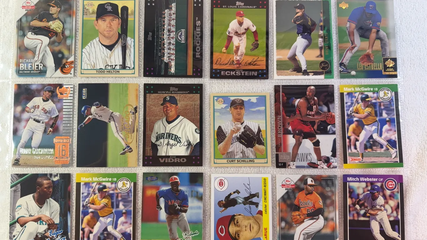 Baseball Cards-Mixed Lot in Sleeve (2 sets