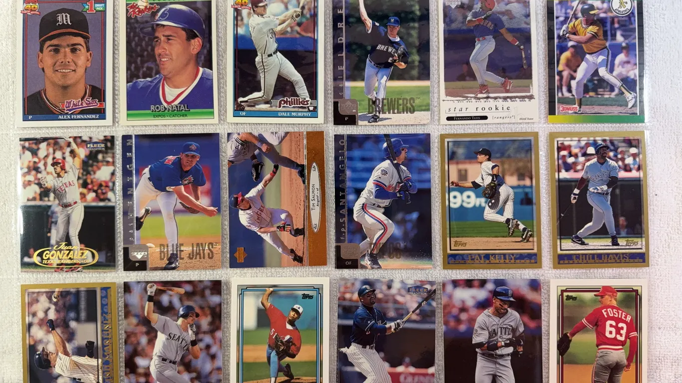 Baseball Cards-Mixed Lot in Sleeve (2 sets
