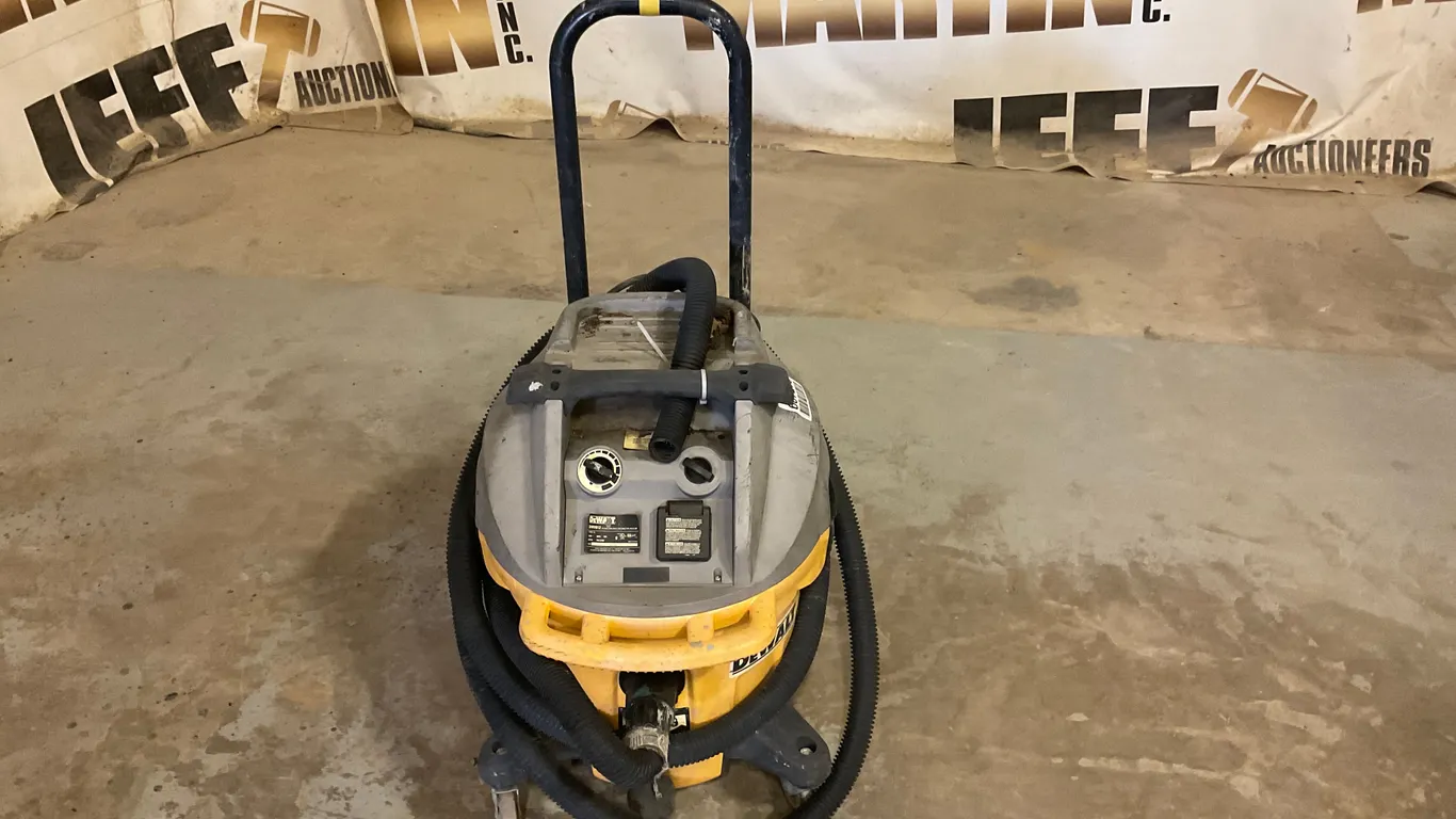 QTY OF 2 SHOP VACS - 1 DEWALT & 1 RIGID